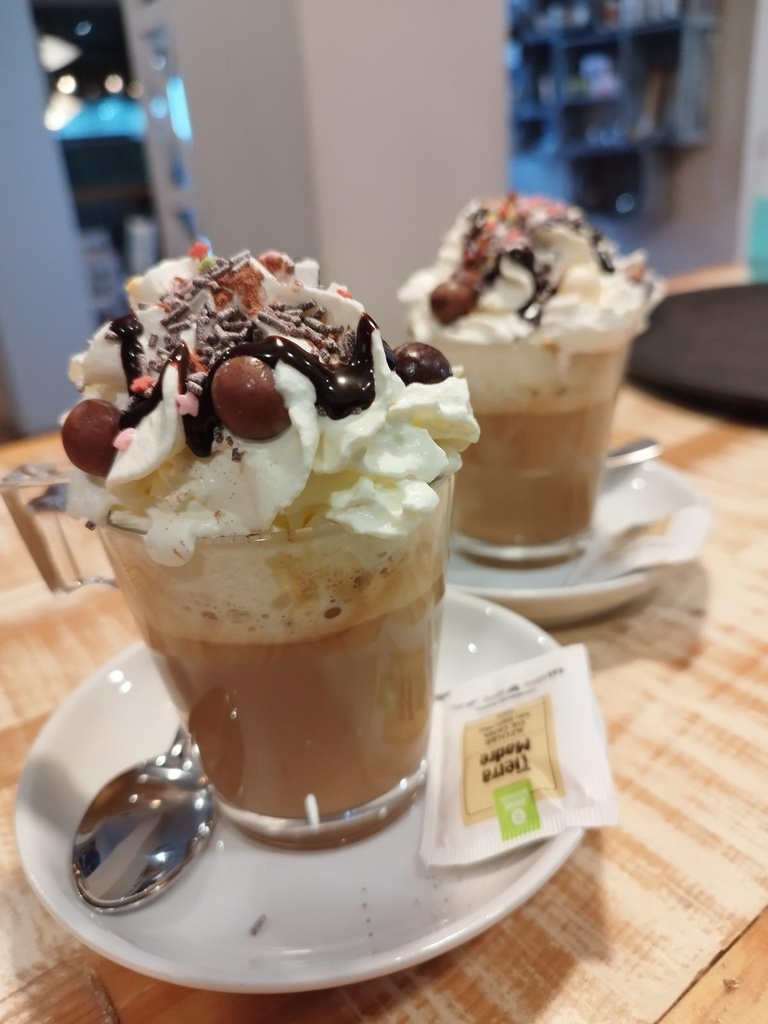 CAPUCHINO CON NATA