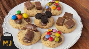 CRUMBL COOKIES