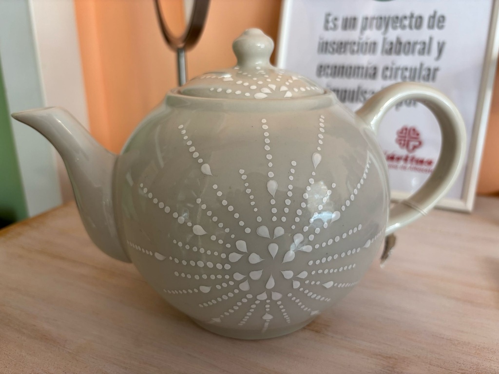 TETERA GRANDE  CON PUNTOS